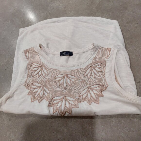 GAP Women's Beige Sleeveless Tank w/Tan Embroidered Design - Size XS/TP - Picture 6 of 8